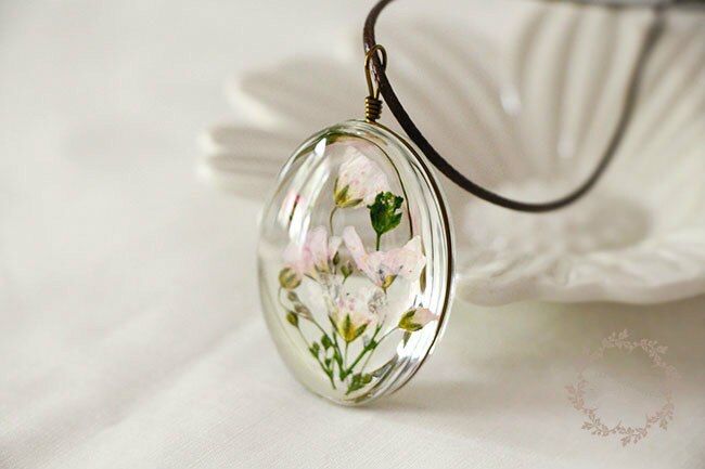 Handmade Dried Flower Necklace Gypsophila Glass Pendant Leather Chain Boho Long Statement Necklaces Women Jewelry
